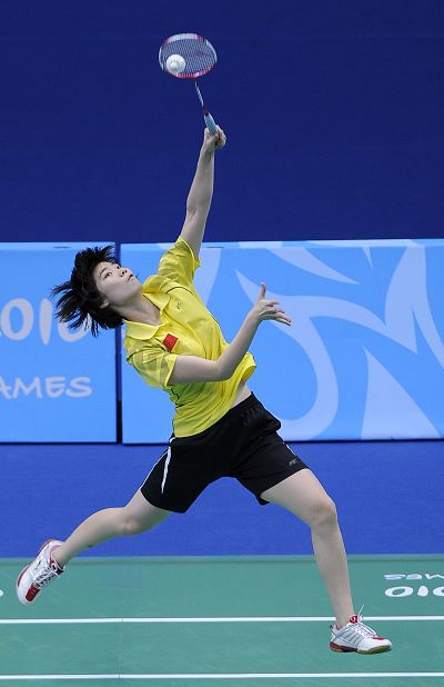 受采访时公 受采访时公